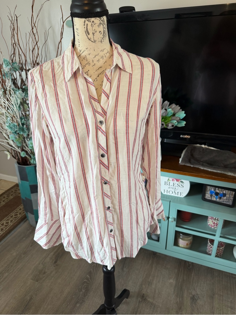 Jessica Simpson Cream and Red Striped Button-Up Blouse Size Small